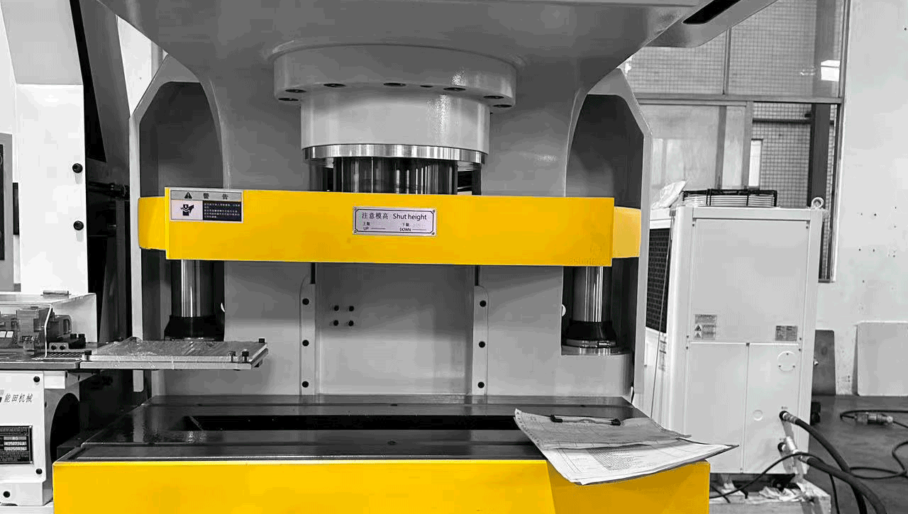 新增上導柱設計：