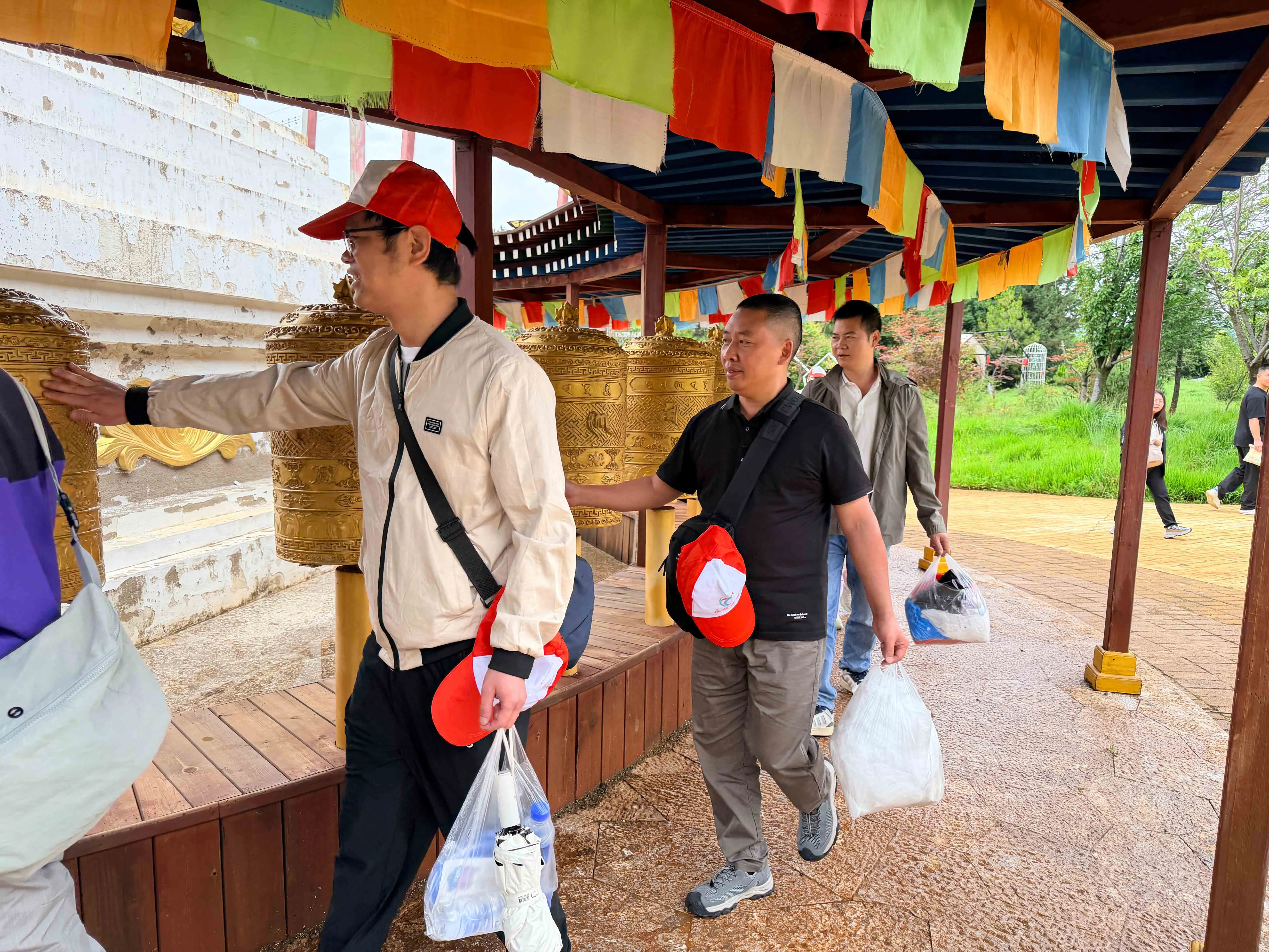 明勖精密機械麗江公司旅行活動